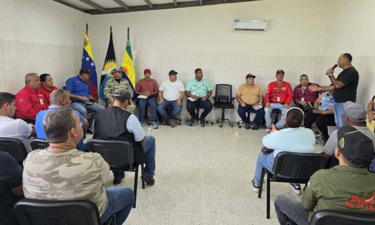 Instalan mesa de trabajo con plataneros, ganaderos y campesinos en Francisco Javier Pulgar
