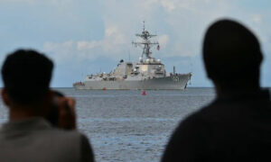 Destructor USS Gravely llega a Trinidad y Tobago para ejercicios militares