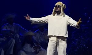 Casi la mitad de los estadounidenses aprueba a Bad Bunny en el Super Bowl