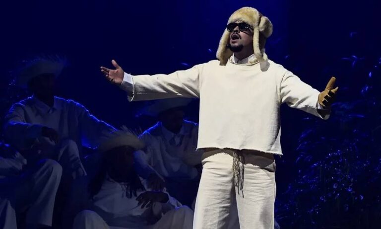 Casi la mitad de los estadounidenses aprueba a Bad Bunny en el Super Bowl