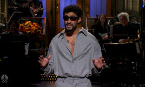 Bad Bunny responde en “SNL” a las críticas por su actuación en el Super Bowl
