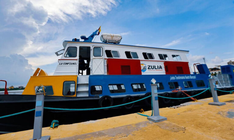 Embarcación “La Confianza” reinicia operaciones hacia Almirante Padilla