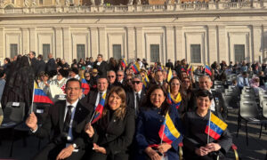 Gobierno de Maduro envía delegación a misa de canonización en el Vaticano