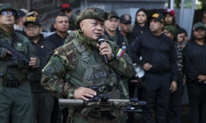 Cabello asegura que “las armas las tiene el pueblo” ante amenazas de EE. UU.