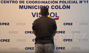 Golpea a su hijastro adolescente por negarse a darle dinero