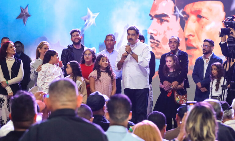 Maduro califica de “refrito” acusaciones de dictadura en Venezuela desde EE. UU.