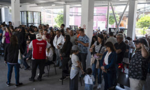 Chilenos acuden masivamente a las presidenciales y legislativas