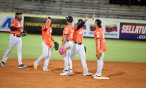 Águilas vence a Bravos por 6-3 y cierra la semana en positivo