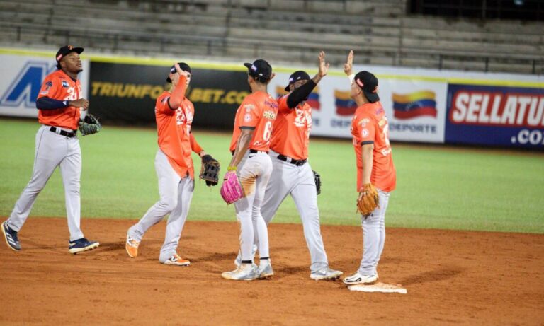 Águilas vence a Bravos por 6-3 y cierra la semana en positivo