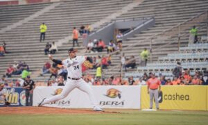 Águilas se impone a Caribes en cierre de semana positiva