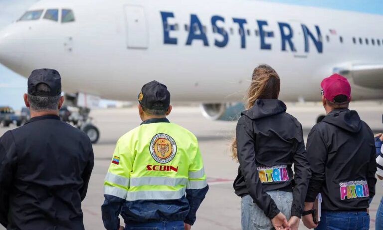 MinTransporte asegura que EE. UU. pidió “permisos especiales” para vuelo de migrantes