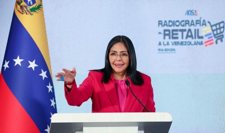 Gobierno asevera que la economía se mantiene "imperturbable" pese al despliegue de EE. UU.