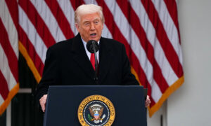 Trump: Plan para Venezuela va “mucho más allá” de campaña de presión a Maduro