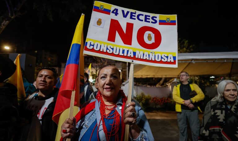 Noboa acepta derrota en referéndum y dice que su compromiso con el país "se fortalece"