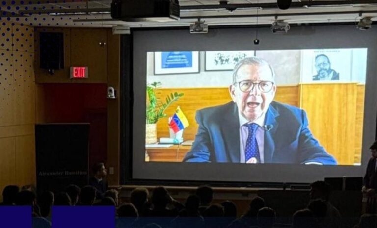 González Urrutia recibe el Premio Milton Friedman 2025 por su defensa de la democracia