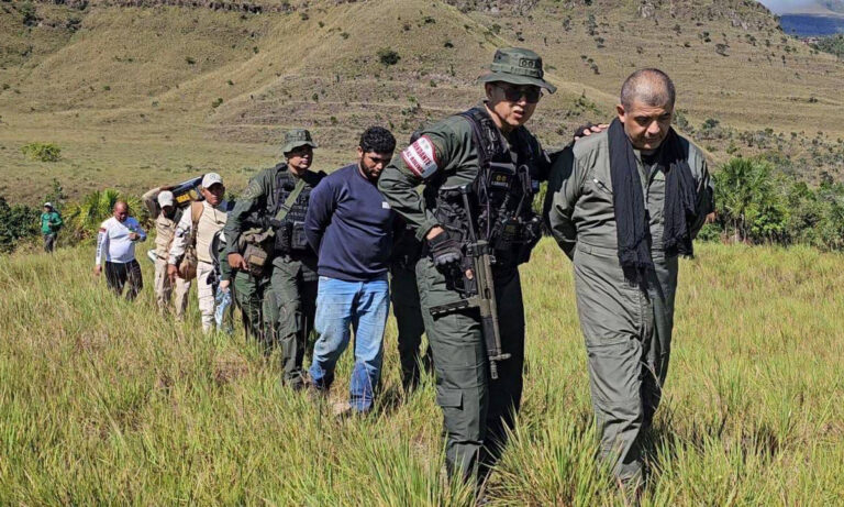 Detienen a dos pilotos procedentes de Guyana por violar el espacio aéreo