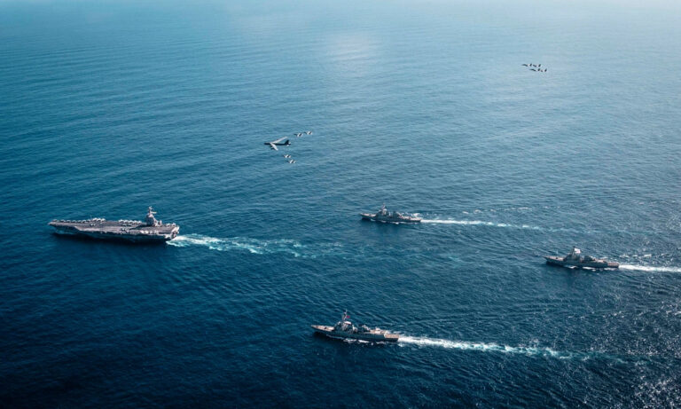 EE. UU. difunde primeras imágenes del portaavión en el Mar Caribe