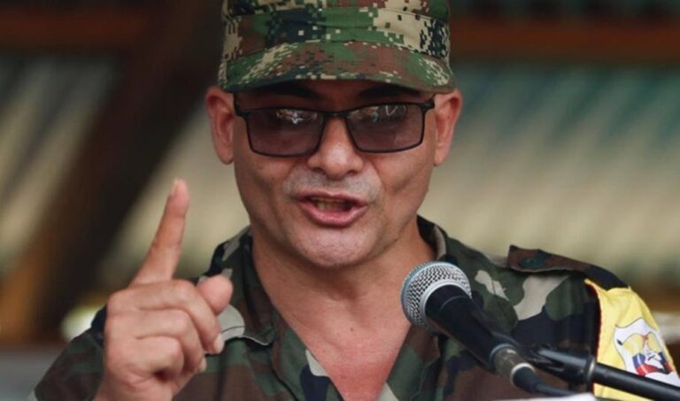Petro ordena bombardeo contra disidencias de las Farc de alias “Iván Mordisco”