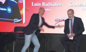 Luis Rubiales recibe ataque de su tío durante la presentación de su libro