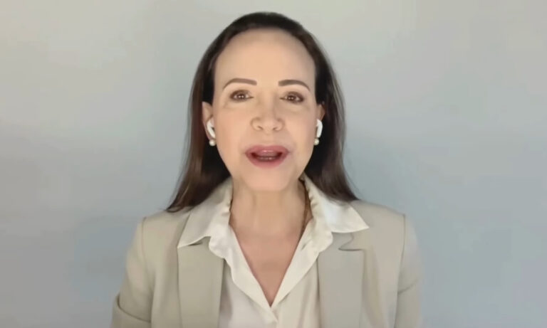 Machado cree que el país está en “horas decisivas” y recuperó el “alma nacional”