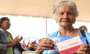 Pagan la Gran Misión Amor Mayor de noviembre junto a bonificación: $1,12 a BCV