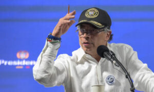 Petro considera el “petróleo” la razón de “una posible invasión a Venezuela”