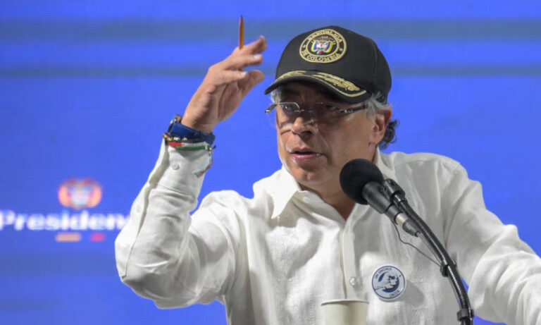 Petro considera el “petróleo” la razón de “una posible invasión a Venezuela”