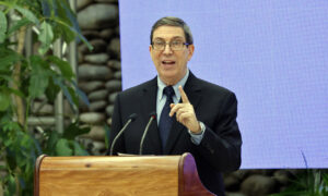 Cuba denuncia “interferencias electromagnéticas” de EE. UU. sobre espacio aéreo venezolano