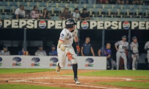 Águilas vence 10-7 a Tigres y deja la diferencia entre ambos en 0.5 juegos