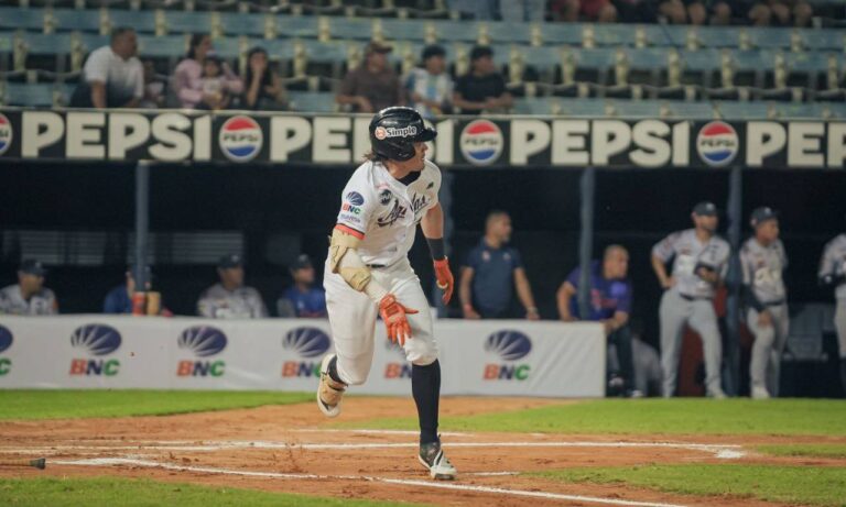 Águilas vence 10-7 a Tigres y deja la diferencia entre ambos en 0.5 juegos
