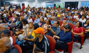 Entregan títulos de propiedad de tierra urbana a 330 familias de Maracaibo y San Francisco