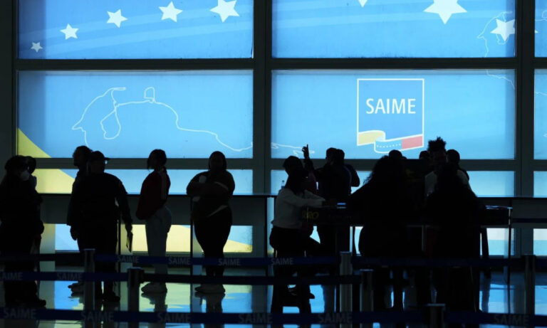 Arriban a Maiquetía 6 menores de edad repatriados por el Gobierno