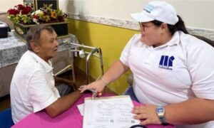 Realizan jornada de atención de médica en la Basílica a personas de la tercera edad