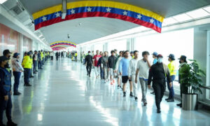 Activan plan para el retorno de venezolanos varados tras suspensión de vuelos