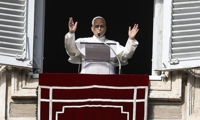 Papa León XIV llama a orar para que los niños del mundo vivan en paz