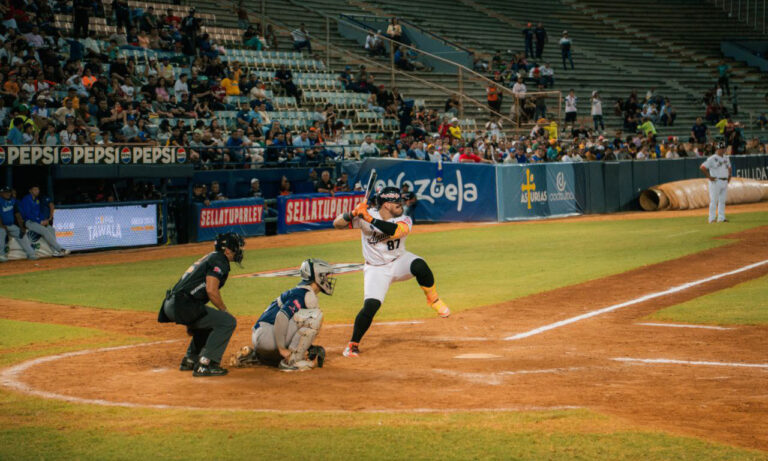 Águilas no puede con el pitcheo de Magallanes y pierde 4-1