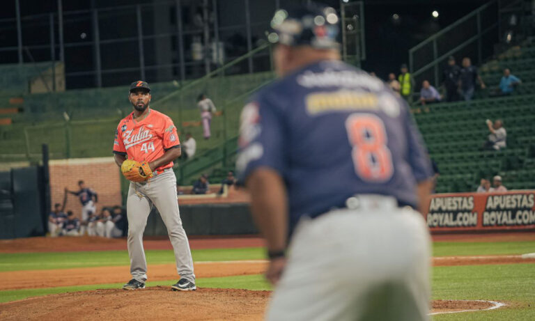 Caribes blanquea 2-0 a Águilas y aplaza su pase al “Round Robin”
