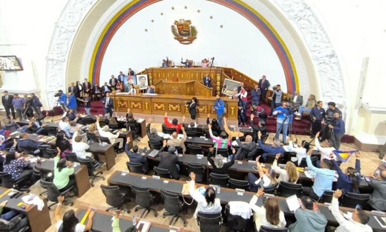 AN exhorta a Maduro a retirar nacionalidad a cinco opositores por “robo” de Citgo