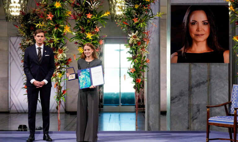 Hija de Machado recibe el Nobel de la Paz por su madre: “Va a volver a Venezuela pronto”