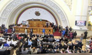 AN aprueba ley contra personas que “respalden actos de piratería y bloqueo” de Washington