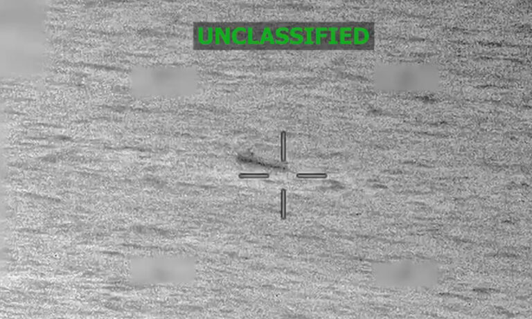 EE. UU. ataca lancha en el Pacífico y abate a 2 “narcoterroristas”