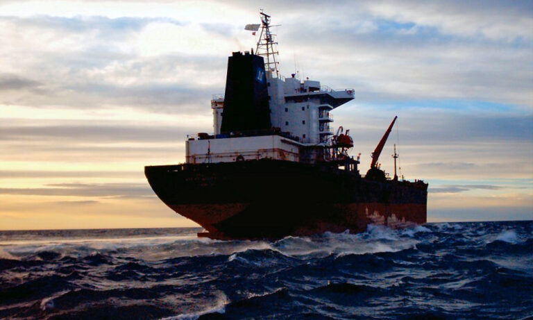 Bloomberg: EE. UU. intercepta y confisca un petrolero sancionado frente a costa de Venezuela