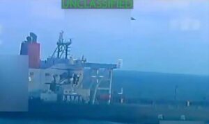 EE. UU. difunde video de la confiscación del petrolero sancionado cerca de Venezuela
