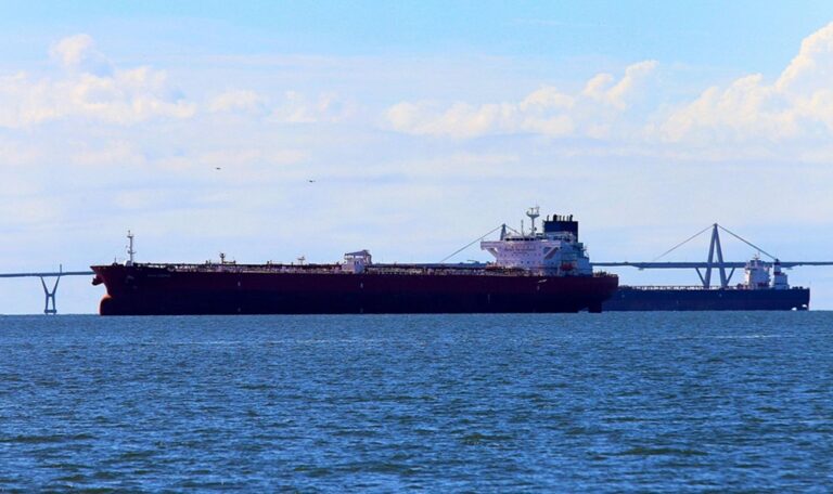 Trump ordena bloqueo de “todos los petroleros sancionados que entran y salen de Venezuela”