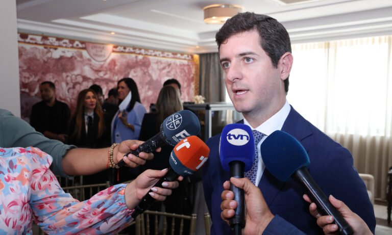 Panamá ofrece mediar entre EE. UU. y Venezuela