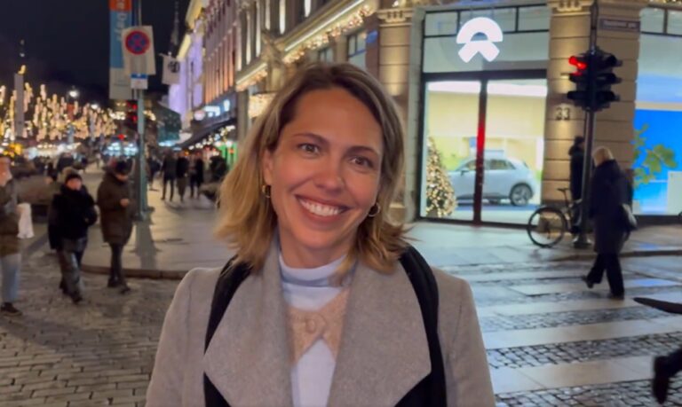 Hermana revela que Machado "está intentando llegar a Oslo" para recibir el Nobel