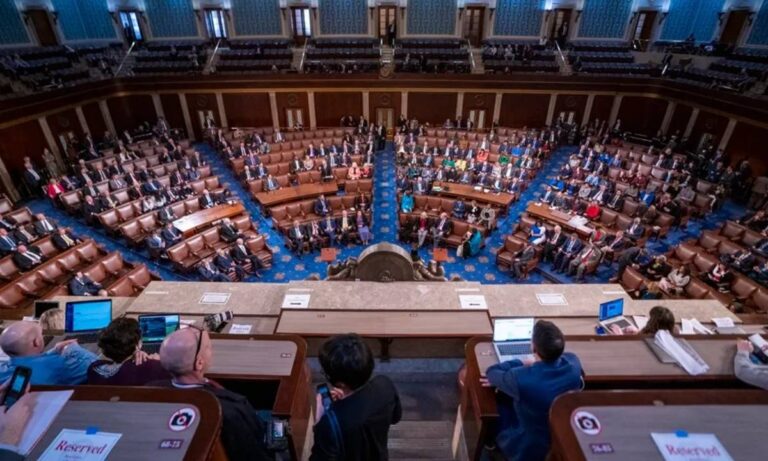 Cámara Baja de EE. UU. rechaza mociones para retirar tropas en caso de guerra con Venezuela