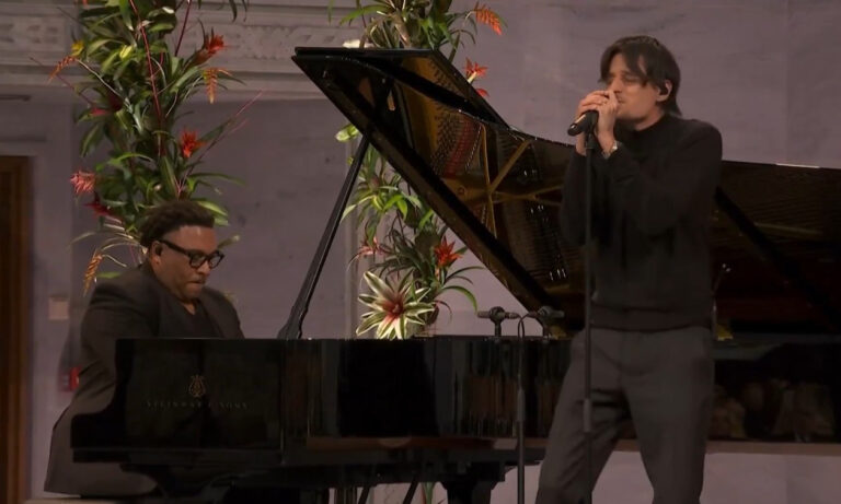 Danny Ocean pone de pie al público del Nobel con “Alma Llanera” y “Venezuela”