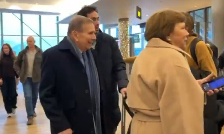 González Urrutia llega a Oslo para estar con Machado en la entrega del Nobel