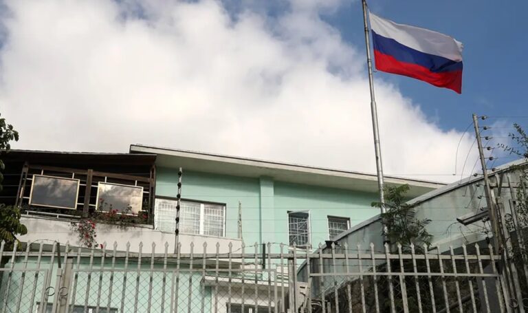 Rusia niega que ordenó evacuación de su embajada en Caracas